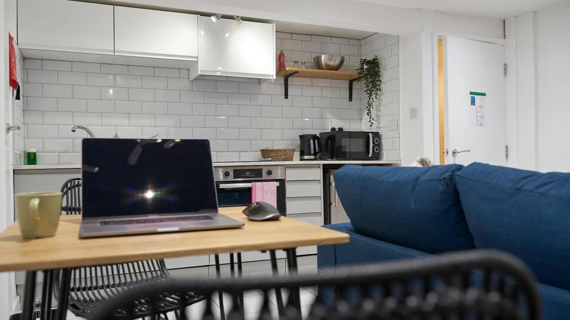 Kahuna Stays Central Gloucester Apartments, Ideal For Contractors, Professionals & City Visitors 0*,  United Kingdom