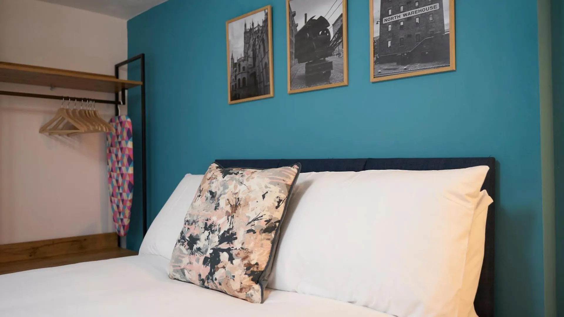 Kahuna Stays Central Gloucester Apartments, Ideal For Contractors, Professionals & City Visitors