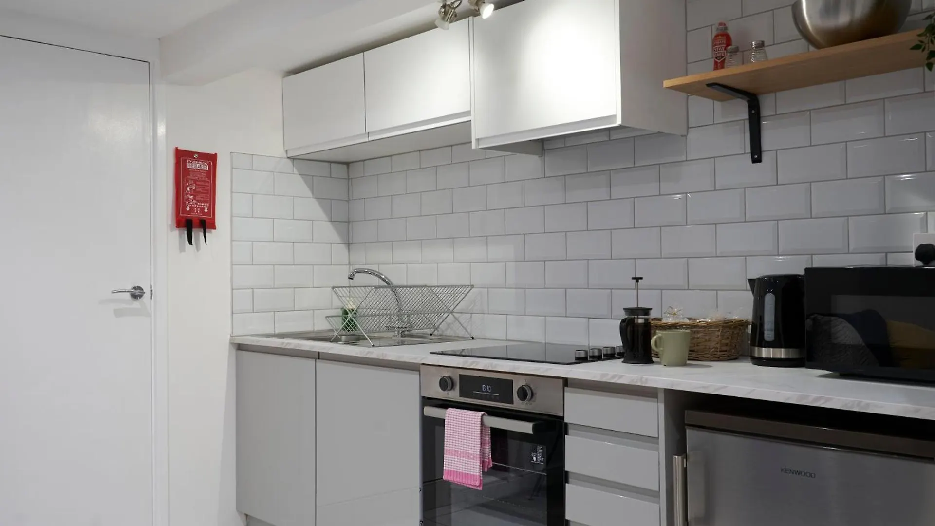Kahuna Stays Central Gloucester Apartments, Ideal For Contractors, Professionals & City Visitors Apartment