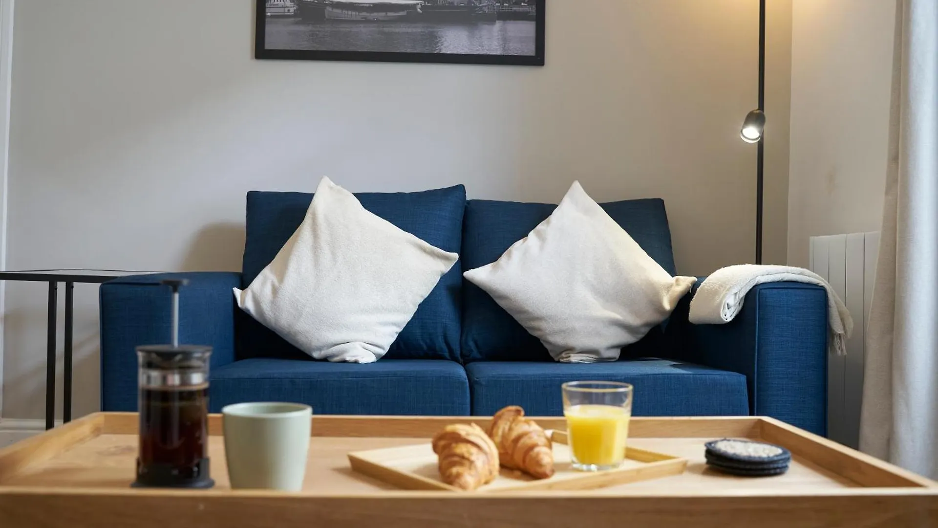 Kahuna Stays Central Gloucester Apartments, Ideal For Contractors, Professionals & City Visitors