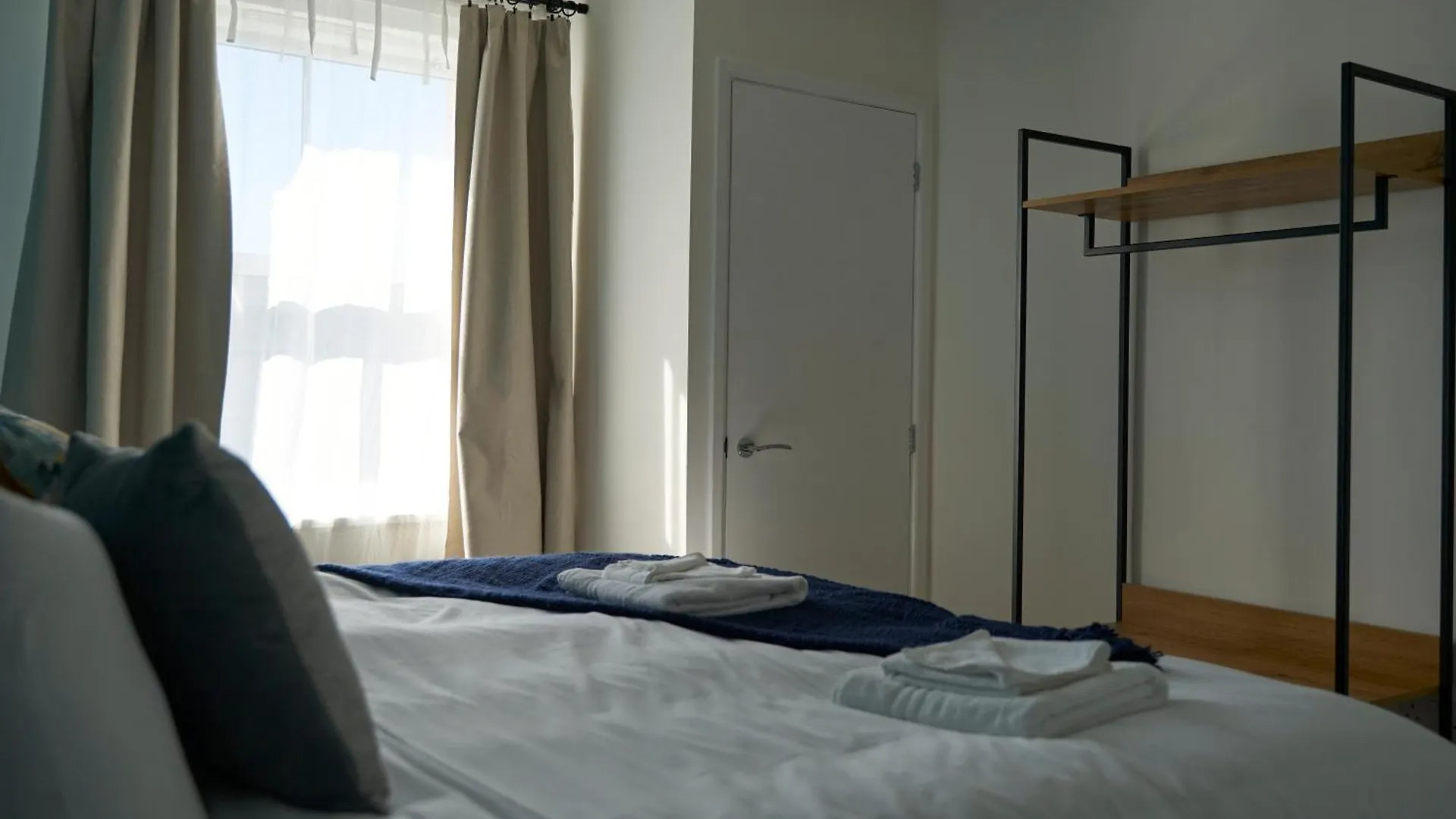 Kahuna Stays Central Gloucester Apartments, Ideal For Contractors, Professionals & City Visitors 0*,  United Kingdom