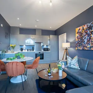 Elliot Oliver - Loft Style 2 Bedroom With Parking In The Docks Gloucester